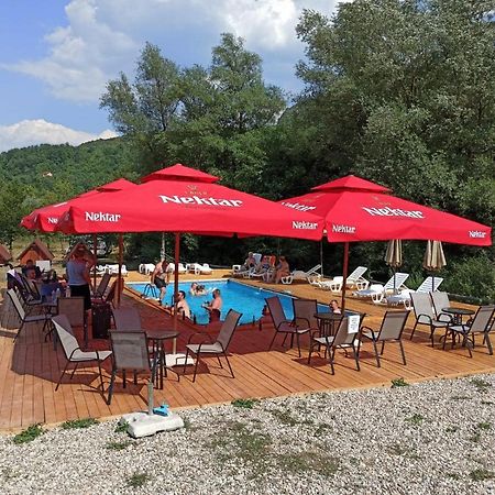 Camp Sutjeska Hotel Tjentiste Kültér fotó