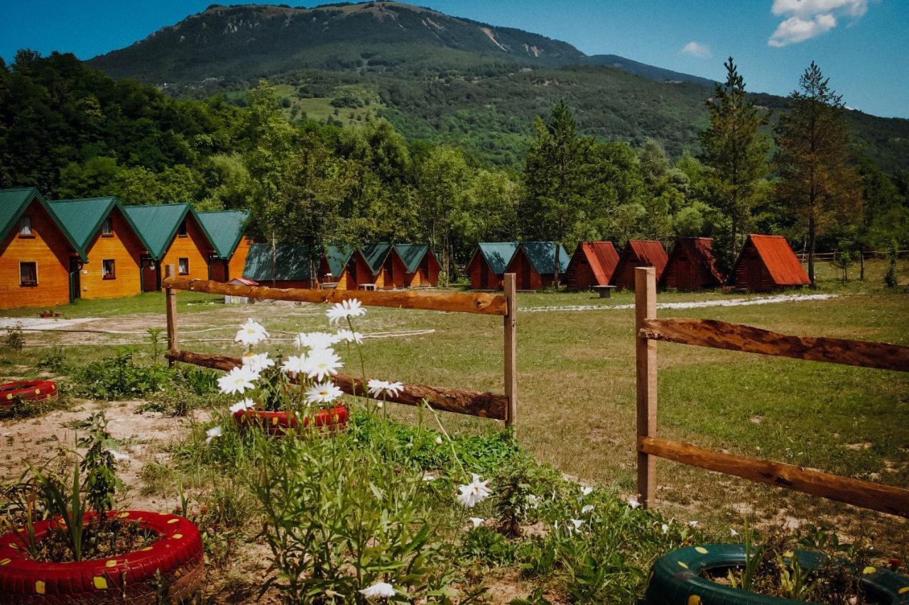 Camp Sutjeska Hotel Tjentiste Kültér fotó